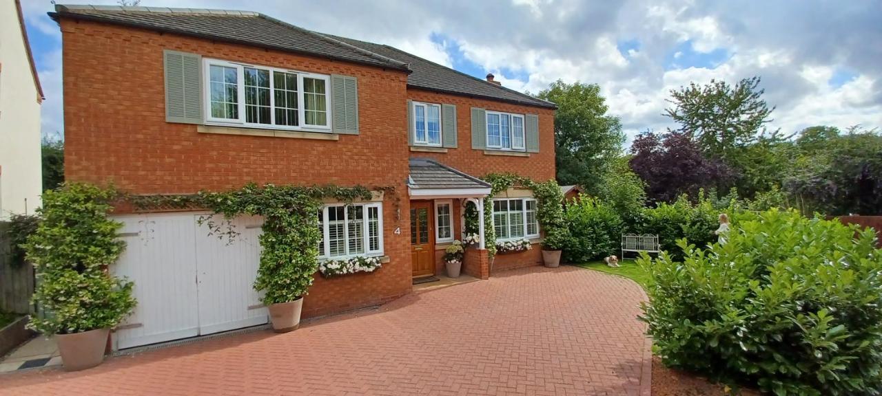 Harlequin B&B Ledbury Exterior photo